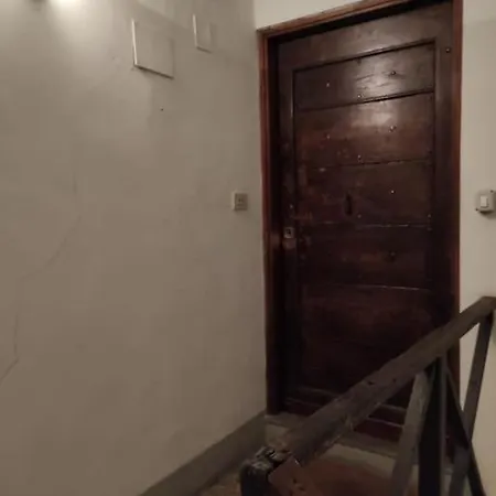 Manilio Ghetto Ancient Apartment